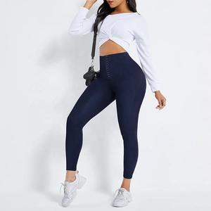 Détail du legging shark bleu marine à taille haute avec crochets de gainage