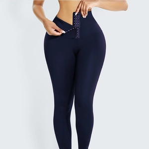 Détail du legging taille haute avec fermeture à triple agrafe pour contrôle du ventre