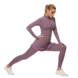 Ensemble de yoga 3 pièces lavande pour femme avec veste ajustée, jupe et leggings de sport