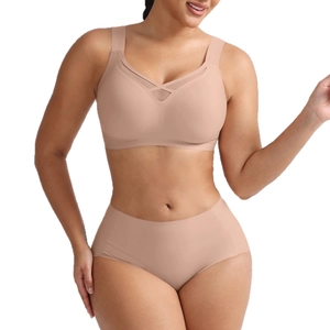 Seamless wireless bra set in nude color featuring breathable V-mesh and high-stretch fabric