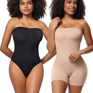 Damen nahtloser trägerloser Shapewear-Body in Schwarz und Beige als String und Radlerhose