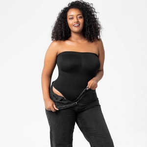 Seamless black strapless shapewear bodysuit for women with tummy control and high elasticity