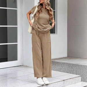Completo estivo da donna 2 pezzi con t-shirt a righe a maniche corte e pantaloni a gamba larga