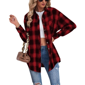 Chemise classique en flanelle à carreaux rouge et noir avec coupe ample pour femmes