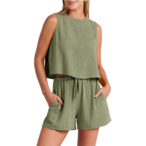 Ensemble femme haut sans manches et short à cordon en vert sauge avec texture en lin