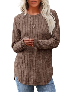 Top in maglia marrone a maniche lunghe con trama a costine e orlo arrotondato