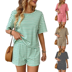 Dames Gestreepte Gebreide Casual Shorts Top en Onderkant Ronde Hals Korte Mouw Tweedelige Loungewear Vakantie Outfit