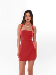 Mini robe moulante dos nu en satin rouge sexy avec une finition brillante élégante