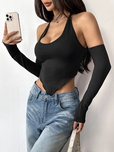 Crop top nero a lupetto con maniche separate abbinate in tessuto molto elastico