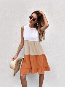 Elegant sleeveless round neck midi dress with tri-color tiered blocks for summer wear