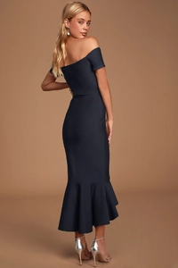 Detailed view of the navy blue mermaid hem and elegant off-the-shoulder slim-fit design