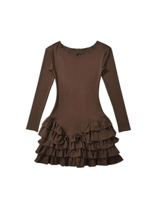 Robe moulante marron à manches longues avec volants multicouches et nœud papillon
