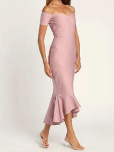 Slim fit off-shoulder mermaid dress in dusty pink with a stylish ruffles fishtail hem