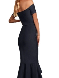 Elegant black off-the-shoulder mermaid dress for women with slim fit evening silhouette