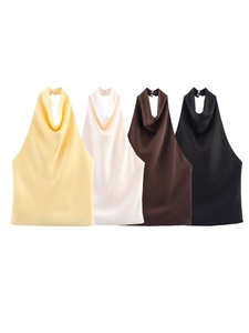 Haut licou élégant en satin avec col bénitier décliné en jaune, crème, marron et noir