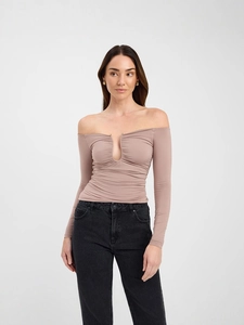 Off-shoulder long sleeve slim fit top in dusty rose with deep U-neck and pleated detail
