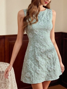 Robe ligne A sans manches vert menthe élégante avec fleurs 3D et taille bien marquée