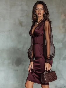 Robe élégante en satin bordeaux avec col en V, dentelle et manches bouffantes sur mannequin