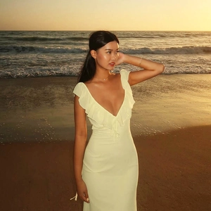 Robe sexy à décolleté en V et volants jaune clair pour vacances d'été et de plage