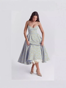Abito bustier a fiori azzurro con fiori gialli e gonna a sbuffo vintage