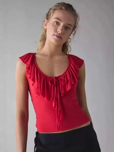 Top rosso senza maniche dalla vestibilità slim con scollo a balze e dettaglio fiocco
