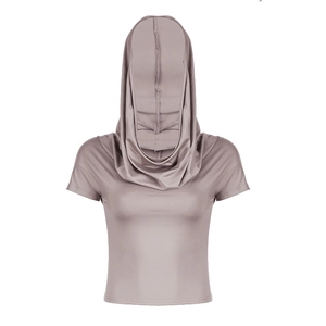 Détail du haut à capuche manches courtes violet poudré en tissu élastique ajusté