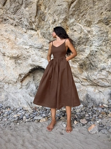 Französisches Leinen-Maxikleid in Khaki mit V-Ausschnitt und hoher Taille für Damen