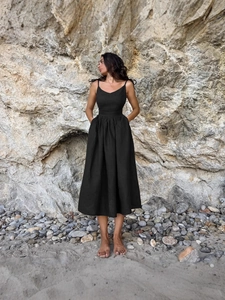 Französisches Maxikleid aus schwarzem Baumwoll-Leinen mit V-Ausschnitt und Taschen