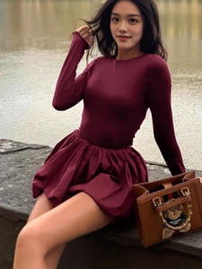 Elegant wine red long sleeve slim fit bubble dress for autumn with a graceful outdoor look