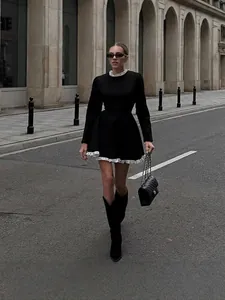 Robe Mini Noire à Manches Longues Vintage Femmes Rétro Patchwork de Dentelle Blanche Robe Patineuse Coupe en A Élégante Style Hepburn Soirée