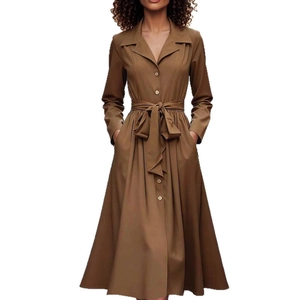 Elegantes dunkelbraunes Langarm-Hemdkleid mit A-Linie, Kragen und Taillengürtel