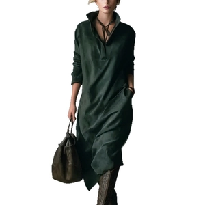 Robe midi ample en suédine vert foncé à manches longues avec col en V et coupe décontractée