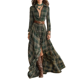 Robe longue ajustée style western à carreaux verts, col en V profond et ourlet asymétrique