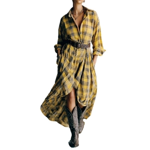 Robe chemise vintage à carreaux à manches longues avec ceinture et ourlet irrégulier