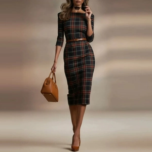 Dettagli del vestito scozzese sfiancato con elegante scollo a barchetta e cintura