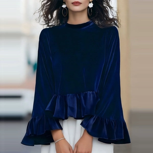 Sweatshirt élégant en velours bleu foncé avec poignets à volants et col rond classique