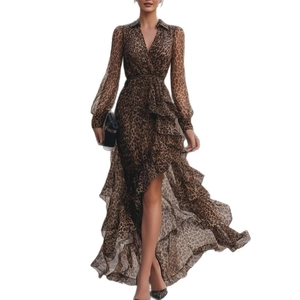 Robe longue élégante à imprimé léopard avec col en V, ourlet volanté et manches longues