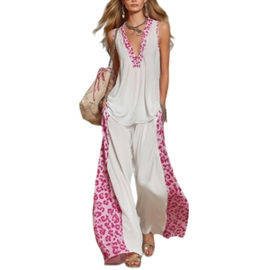 Women's V-neck sleeveless two-piece suit with pink leopard print and wide-leg trousers
