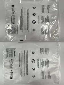 Vue recto et verso du sac en plastique dépoli avec avertissements de sécurité multilingues