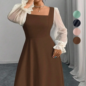 Robe trapèze élégante à col carré et manches bouffantes transparentes en marron foncé