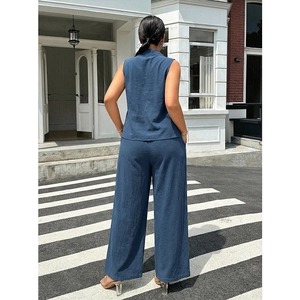 Ensemble deux pièces sans manches en lin bleu marine avec pantalon large pour femme