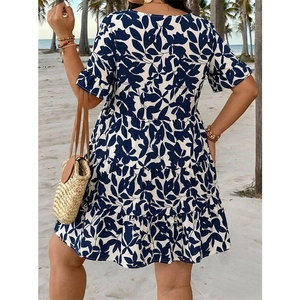 Robe longue bohème grande taille à imprimé floral avec manches courtes pour vacances de plage