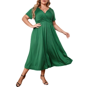 Plus size dark green V-neck dress with short sleeves and high-waist pleated design