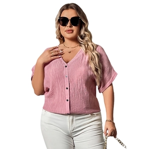 Women's V-neck linen shirt in pink with contrast buttons and loose fit silhouette
