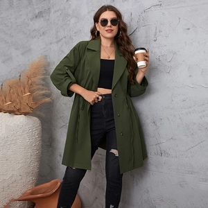 Cappotto lungo verde militare con revers e coulisse in vita per donna