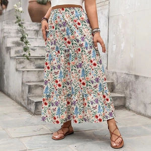 Jupe longue fleurie à volants avec taille haute pour un style de plage et de vacances