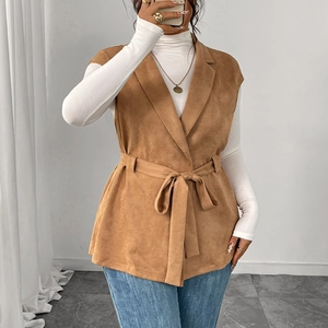 Gilet Casual da Donna in Finta Pelle Scamosciata con Cintura da Annodare Senza Maniche Revers a Punta Lunghezza Media Cammello Moda Soprabito