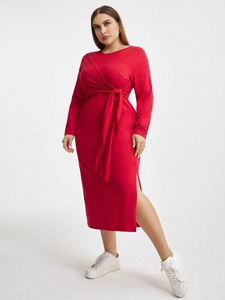 Robe longue rouge élégante grande taille à manches longues avec taille haute nouée