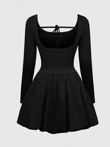 Schwarzes Damen Langarm-A-Linien-Kleid mit U-Rücken und Schnür-Schleife-Detail für Damen