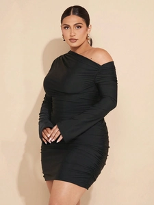 Elegant plus size black one-shoulder ruched mini dress with long sleeves for parties